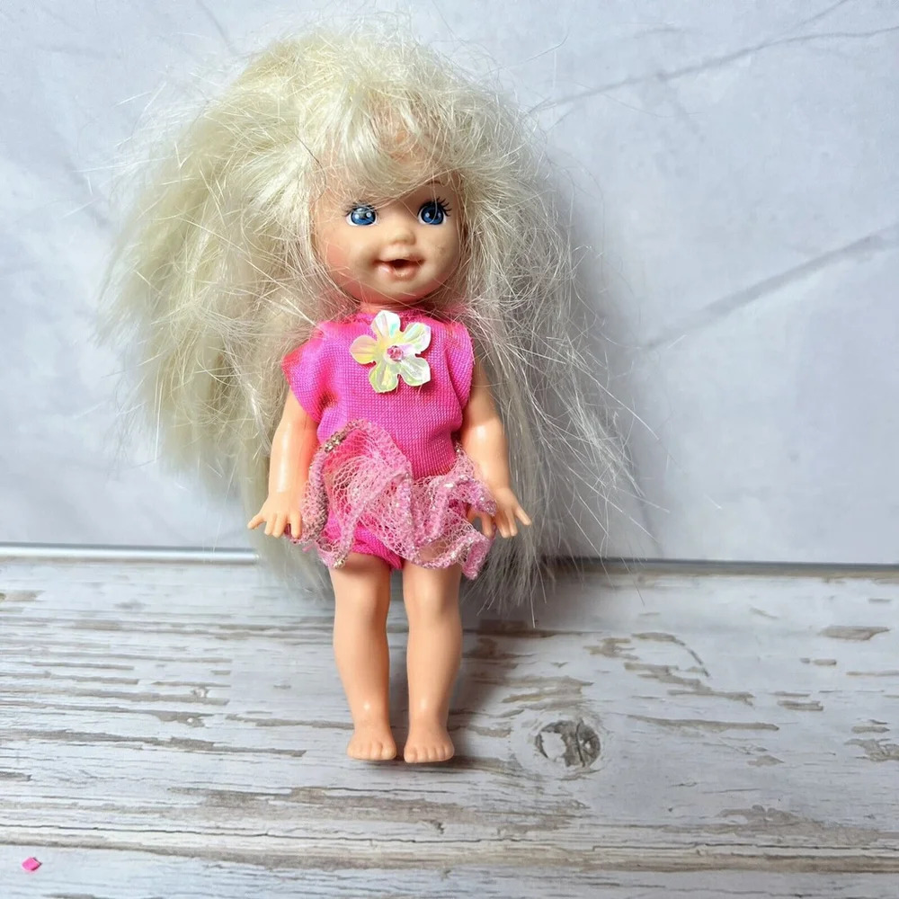 Vintage 1990’s Barbie’s Kid Sister Kelly With Pink‎ Dress